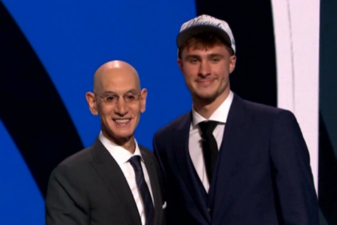 弗拉格夏联首秀对阵布朗尼,票价创历史新高 弗拉格夏联首秀对阵布朗尼,票价创历史新高