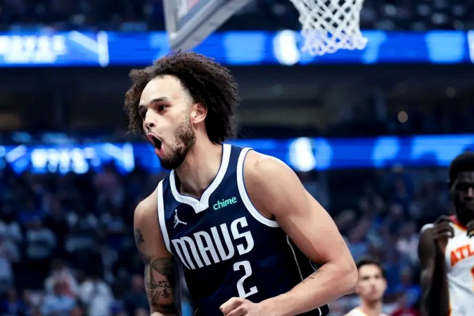 独行侠中锋莱夫利接受右脚骨刺清理手术,预计训练营前康复 独行侠中锋莱夫利接受右脚骨刺清理手术,预计训练营前康复